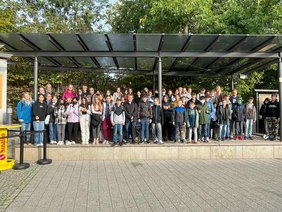 Jahrgang 7 besucht "die Welt"